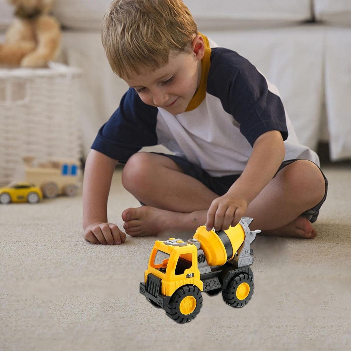 Construction Truck Toy, Free-Wheeling Inertia Vehicle with Moveable Claw & Lifting Back, Beach and Sand Tractor Toy for Kids