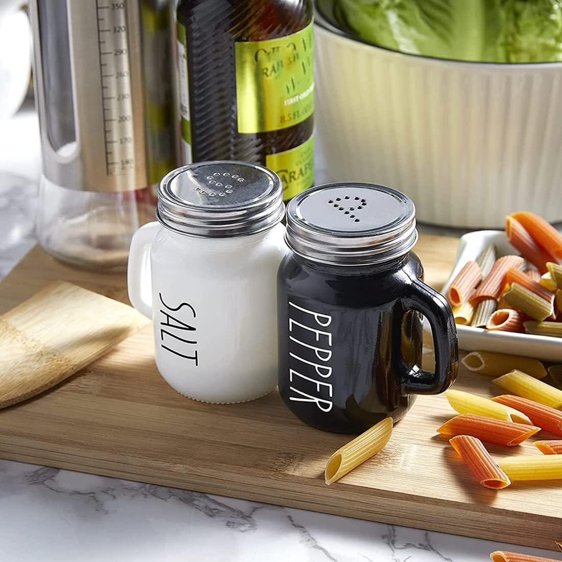 Salt and Pepper Shaker Set, Glass Black and White Shaker Set with Stainless Steel Lid (Black / White)
